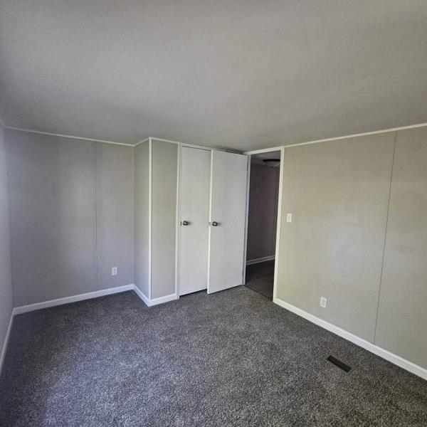 1994 Paramount Manufactured Home