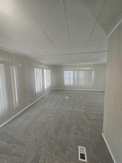Photo 5 of 15 of home located at 340 S. Reynolds Rd., #227 Toledo, OH 43615