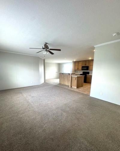 Photo 4 of 7 of home located at 26407 W Cherokee Dr Flat Rock, MI 48134