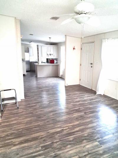 Photo 5 of 16 of home located at 9821 Sucia Circle Parrish, FL 34219