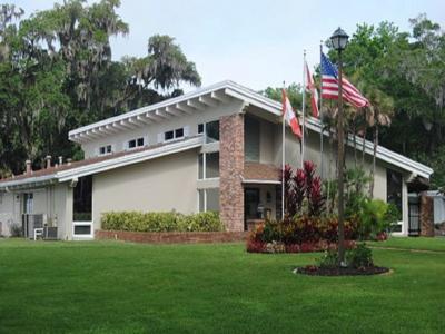 Photo 2 of 5 of home located at 13 Twin Coach Ct Daytona Beach, FL 32119