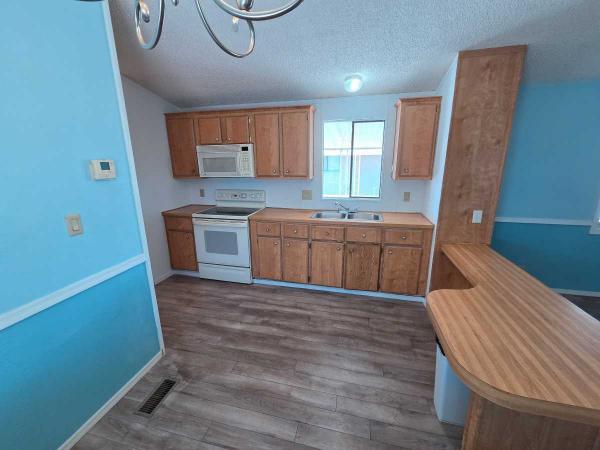 1989 Frontier Manufactured Home