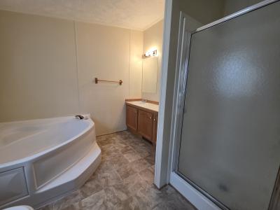 Photo 5 of 8 of home located at 281 Oak Lane Flint, MI 48506