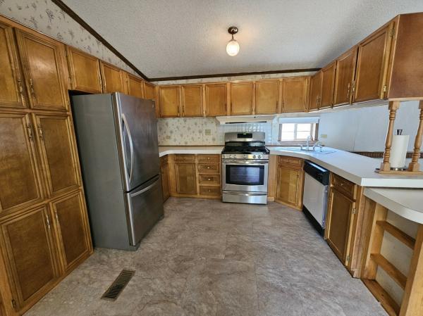 1992 Holly Park Unknown Mobile Home
