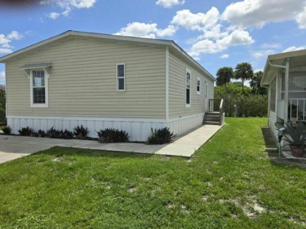 2021 Fleetwood 2760M28403C Manufactured Home