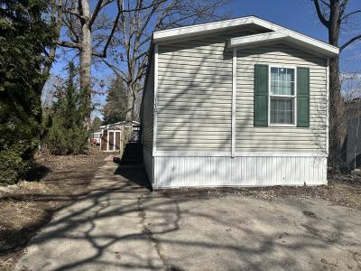 Mobile Home at 4261 Grange Hall Rd #170 Holly, MI 48442