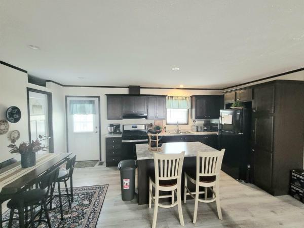 2023 Skyline Sugarcreek 157L Mobile Home For Sale