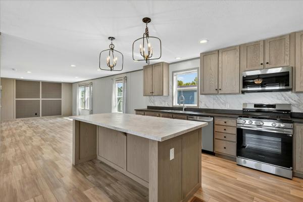 2026 Clayton 732 95PLH28563IH26  Home