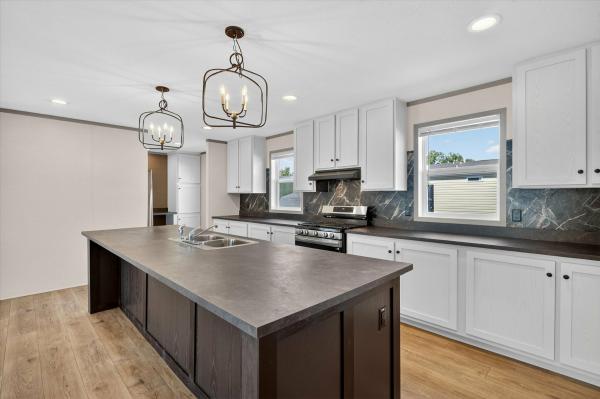 2026 Clayton 739 95PLH28563HH26  Home
