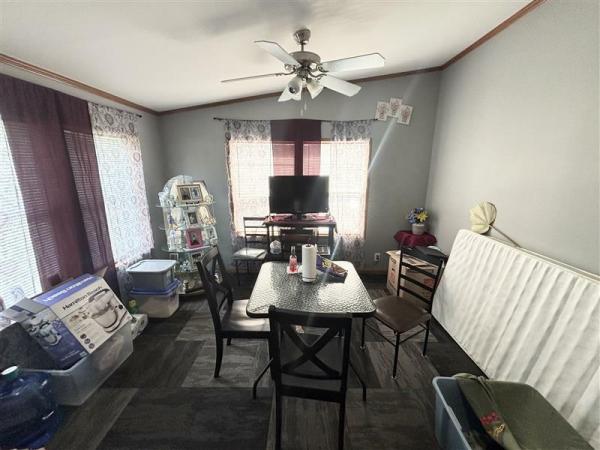 2006 Skyline Woodbridge Mobile Home