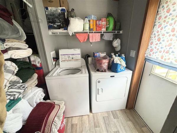 2006 Skyline Woodbridge Mobile Home