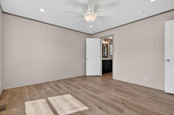2026 Clayton 739 95PLH28563HH26  Home