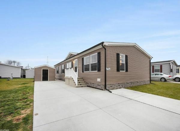 2022 Champion Sugarcreek Express Premier Mobile Home
