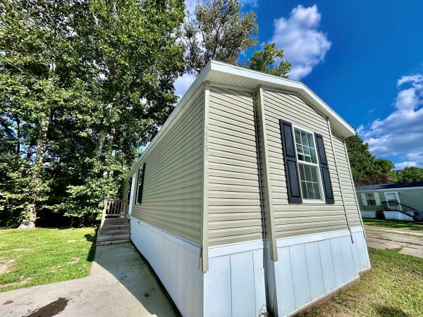 2022 Champion Dutch Edge II Mobile Home