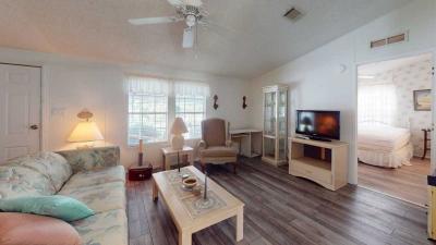 Photo 6 of 14 of home located at 19 Park Avenue De Leon Springs, FL 32130