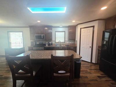 Photo 3 of 18 of home located at 2848 Ruby Way Milford, MI 48380