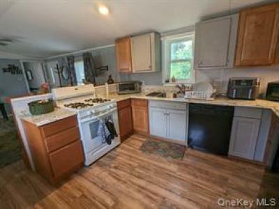 Photo 3 of 13 of home located at 2898 Route 9W Lot 10 New Windsor, NY 12553