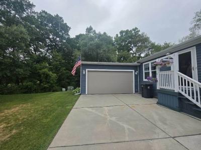 Photo 2 of 21 of home located at 4105 Emerald Park Dr. Milford, MI 48380