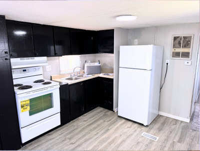 Mobile Home at 661 N 19th St., Lot 21, Hamilton, IL 62341