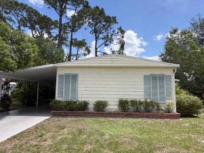 Photo 2 of 30 of home located at 19145 Meadow Brook Ct, Lot 40D North Fort Myers, FL 33903