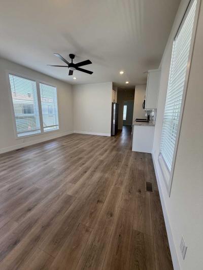Photo 3 of 7 of home located at 10001 W Frontage Rd #89 South Gate, CA 90280