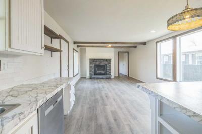 Photo 5 of 18 of home located at 7610 W. Nob Hill Blvd #76 Yakima, WA 98908