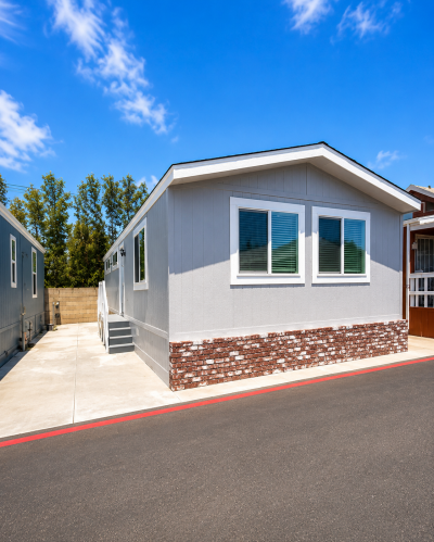 Photo 2 of 6 of home located at 525 Fairfax Dr. #5 Costa Mesa, CA 92627