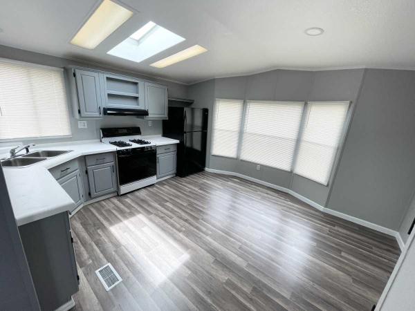 1995 TRLR Mobile Home