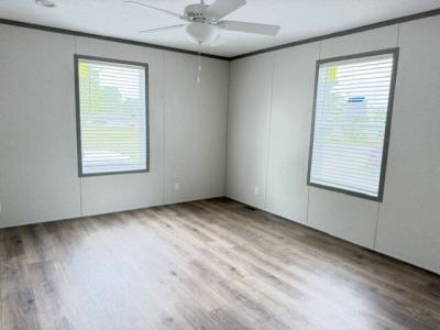 Photo 4 of 8 of home located at 1809 Autumn Monroe, MI 48161