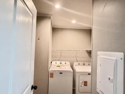 Photo 2 of 9 of home located at 1265 Herrington Monroe, MI 48161