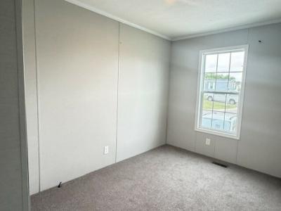 Photo 5 of 9 of home located at 1265 Herrington Monroe, MI 48161