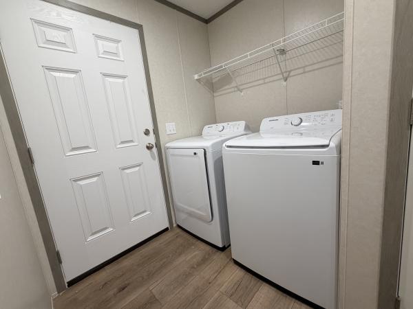 2026 clayton 96CCS16763BH Mobile Home