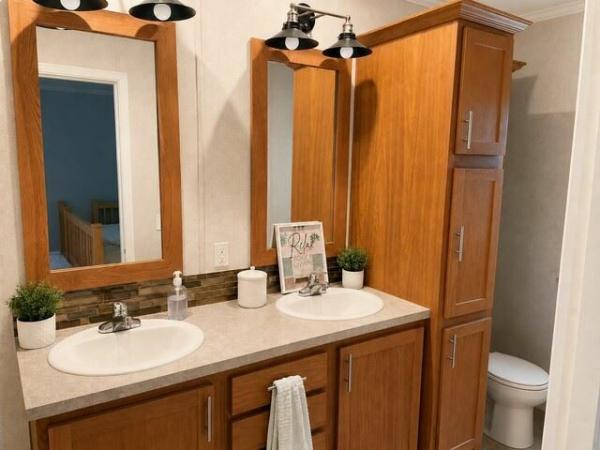 2021 Skyline - Sugarcreek Holly Mobile Home