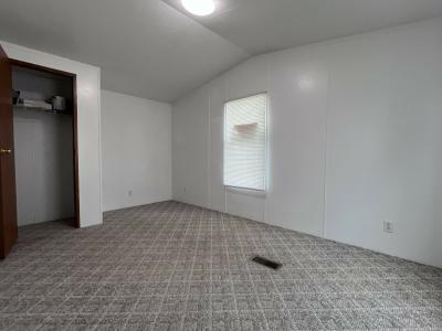 Mobile Home at 40052 N Cornwall Cir Sterling Heights, MI 48310