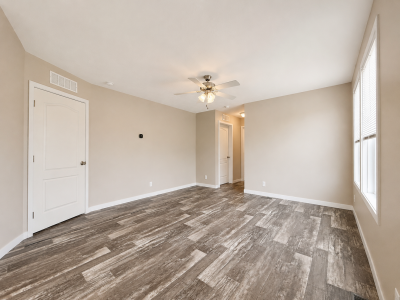 Photo 2 of 33 of home located at 12556 Margaret Court #287 Romeo, MI 48065