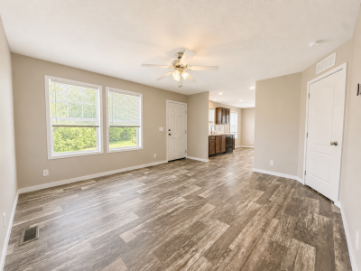 Photo 4 of 33 of home located at 12556 Margaret Court #287 Romeo, MI 48065