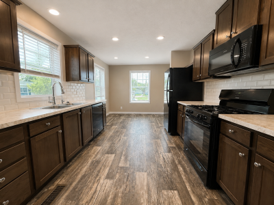 Photo 5 of 33 of home located at 12556 Margaret Court #287 Romeo, MI 48065