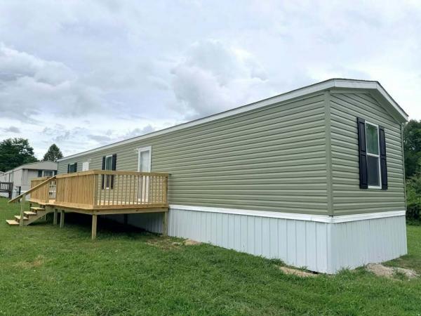 Photo 1 of 2 of home located at 36 Braxton Lane Lily, KY 40740
