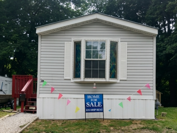 Photo 1 of 2 of home located at 1100 W. Locust, Lot 28 Canton, IL 61520