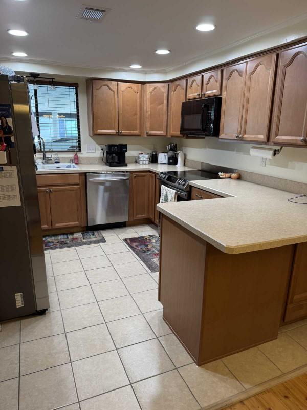 Photo 1 of 2 of home located at 596 Fairway Ct. Plant City, FL 33565