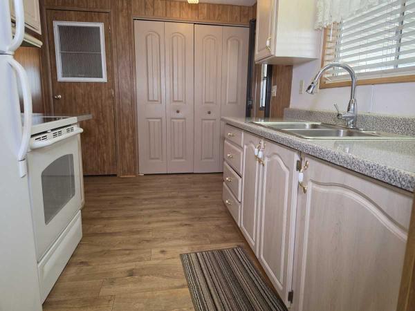 1983 SKYLINE  BUDDY Mobile Home