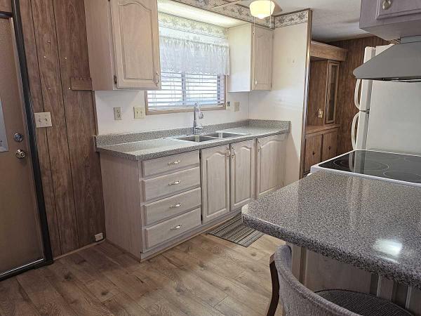 1983 SKYLINE  BUDDY Mobile Home