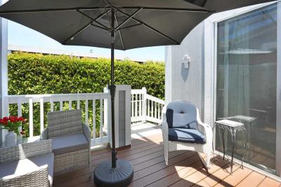 Photo 4 of 44 of home located at 121 Estrella Tustin, CA 92780