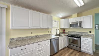 Photo 5 of 18 of home located at 704 Water Oak Blvd Lady Lake, FL 32159