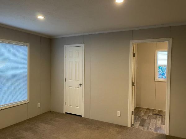 2021 Champion RA1660206 Mobile Home