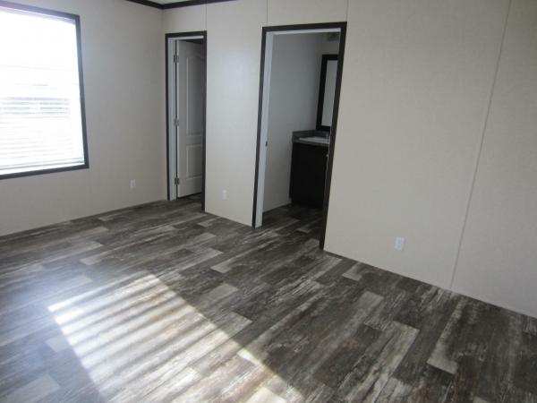 2022 Clayton 423 96PLH16763VH22  Home