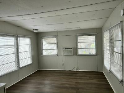 Photo 2 of 7 of home located at 10720 54th Avenue N, Lot 17 Saint Petersburg, FL 33708