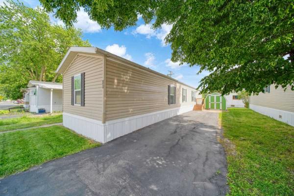 1998  Mobile Home For Sale
