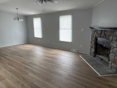 Photo 5 of 11 of home located at 1938 Aspen Avenue Huntington, IN 46750