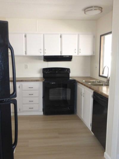Photo 4 of 24 of home located at 2701 E Utopia Rd #39 Phoenix, AZ 85050